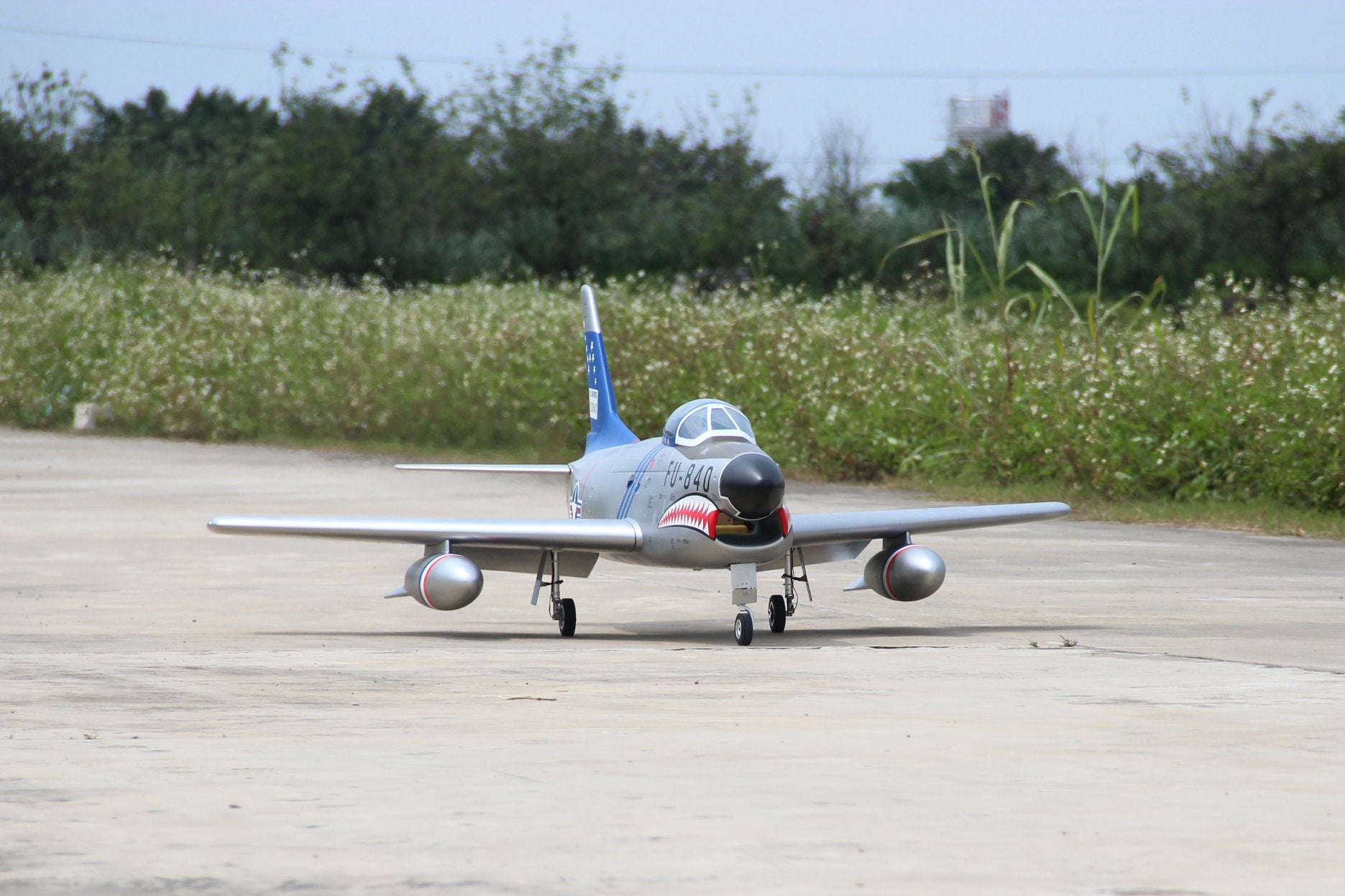 Pilot rc 2.2m F-86D Sabre with tail pipe, UAT, Kevlar fuel tank