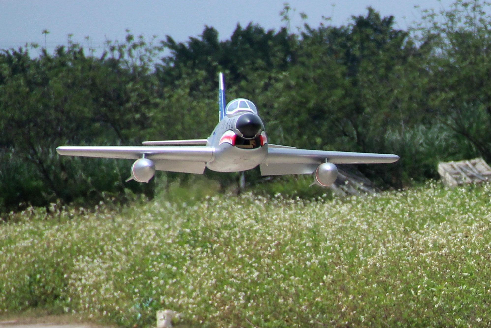 Pilot rc 2.2m F-86D Sabre with tail pipe, UAT, Kevlar fuel tank