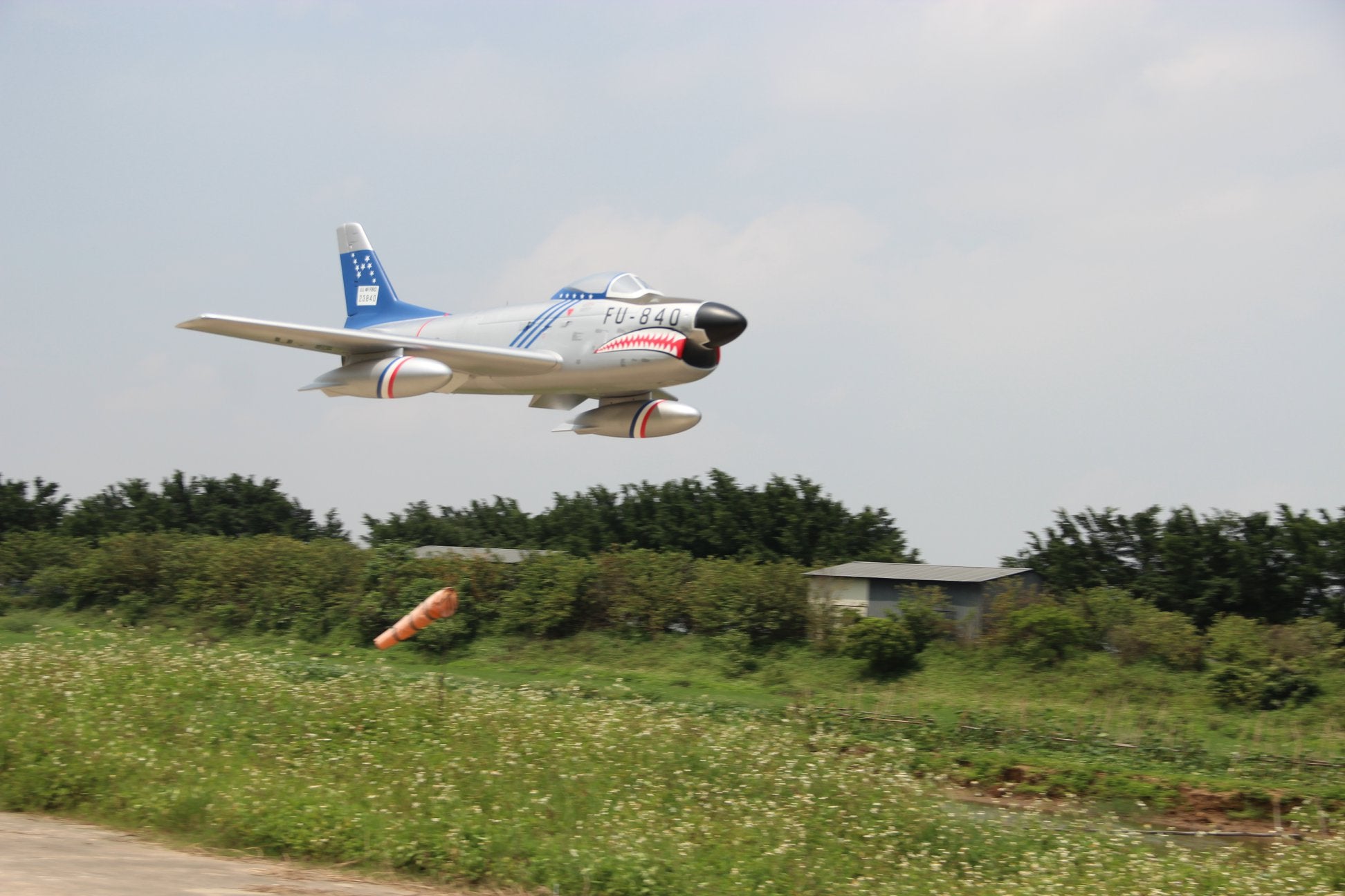 Pilot rc 2.2m F-86D Sabre with tail pipe, UAT, Kevlar fuel tank