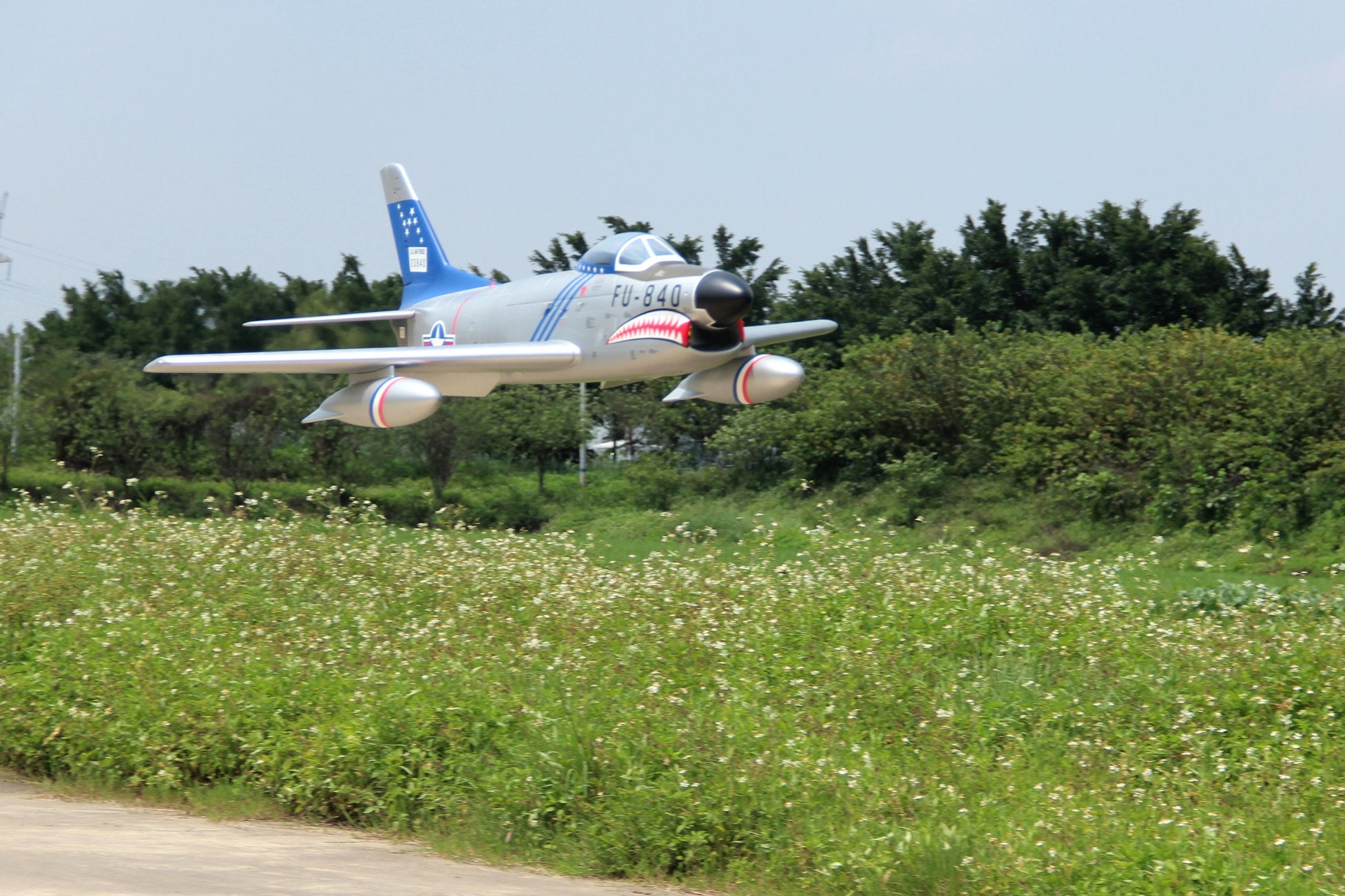 Pilot rc 2.2m F-86D Sabre with tail pipe, UAT, Kevlar fuel tank