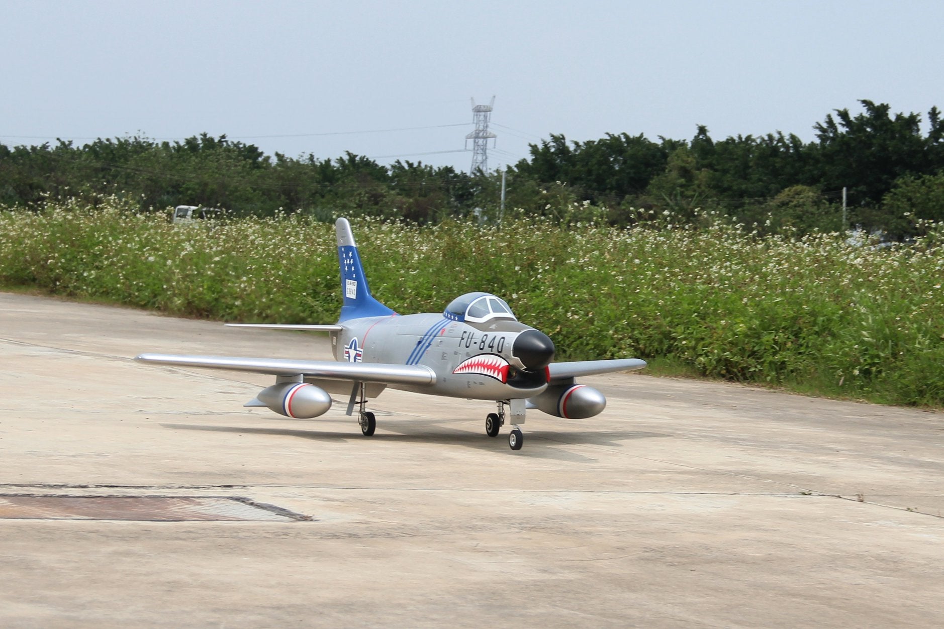 Pilot rc 2.2m F-86D Sabre with tail pipe, UAT, Kevlar fuel tank