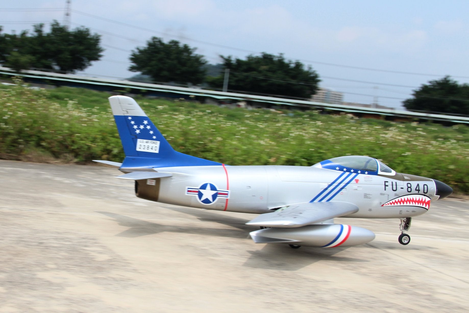 Pilot rc 2.2m F-86D Sabre with tail pipe, UAT, Kevlar fuel tank
