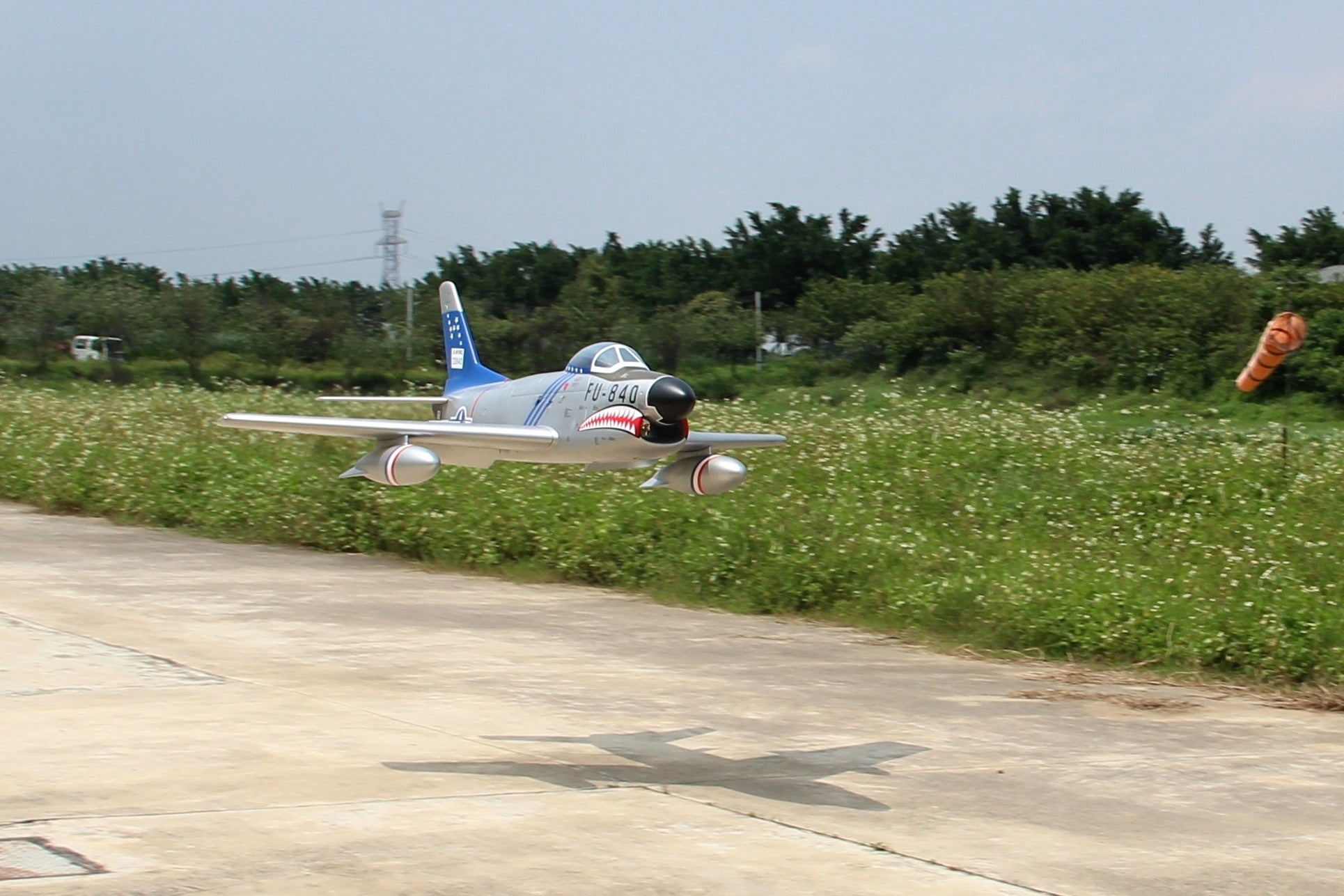 Pilot rc 2.2m F-86D Sabre with tail pipe, UAT, Kevlar fuel tank