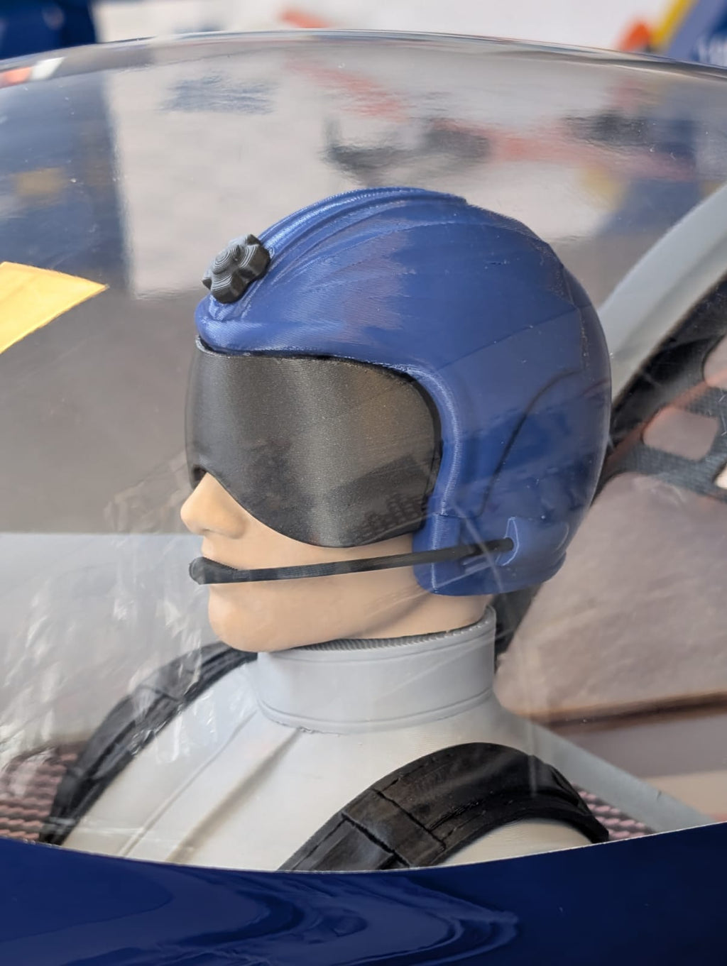 MAV Pilot scale Pilot 25-30% blue