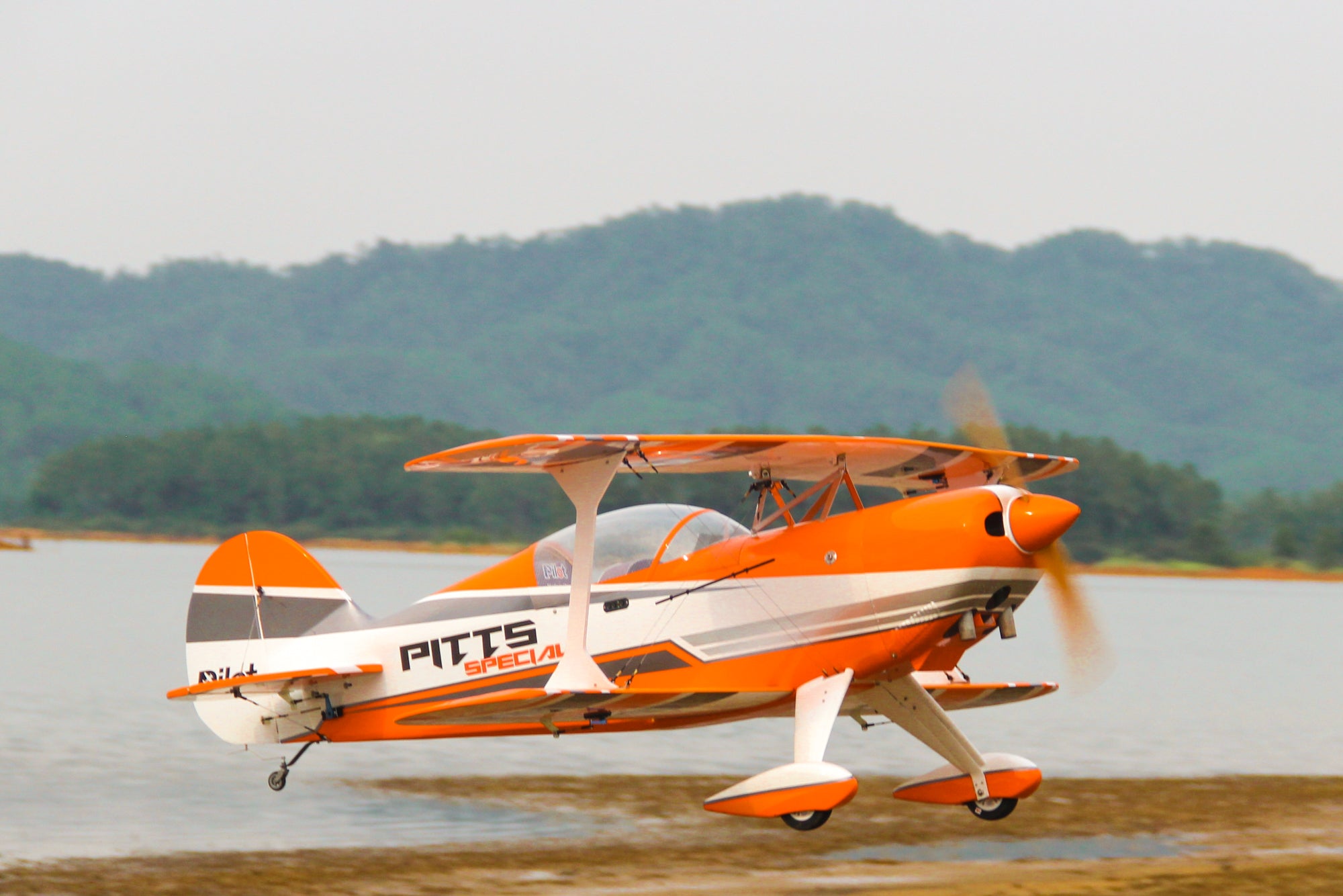 Pilot rc Pitts S2B 87" 01 orange/white
