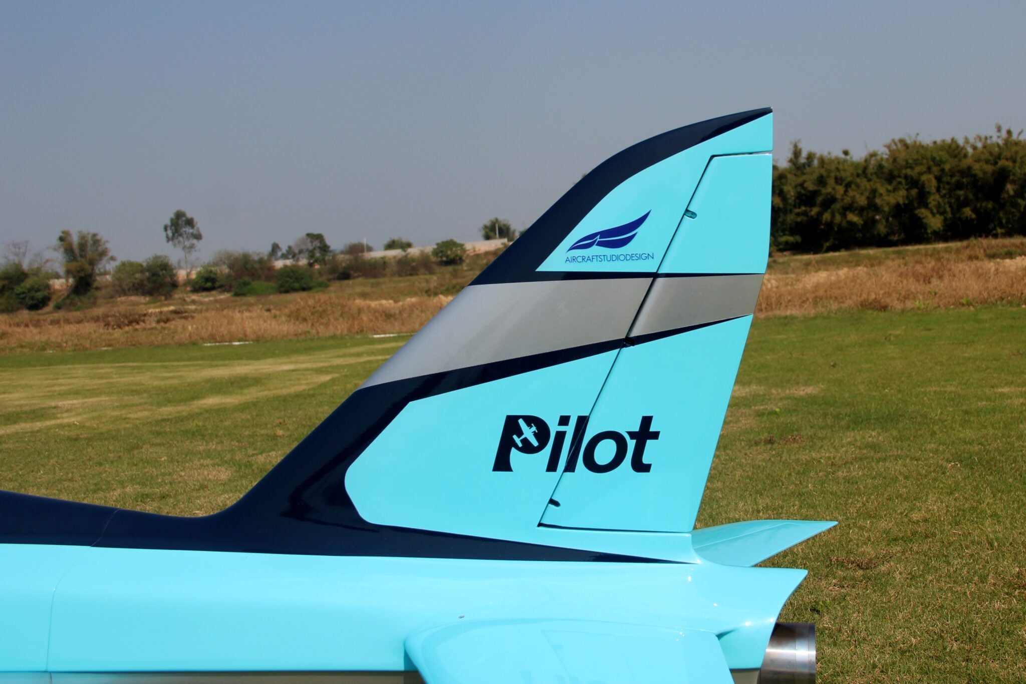 Pilot rc 2.2m Matrix incl retracts 01 white/blue