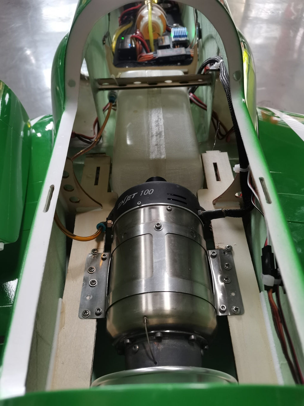 » Pilot rc Bae hawk 1.8m (70.9′′) 02 white retract version