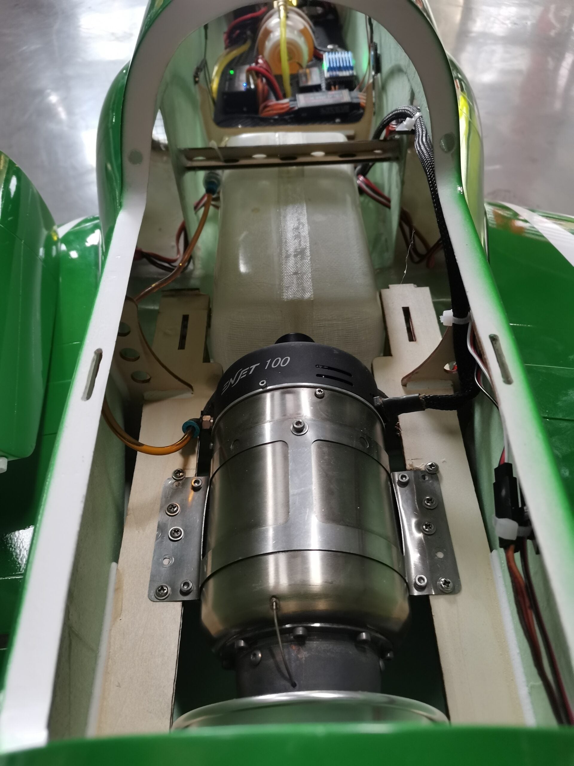 » Pilot rc Bae hawk 1.8m (70.9′′) 02 white retract version