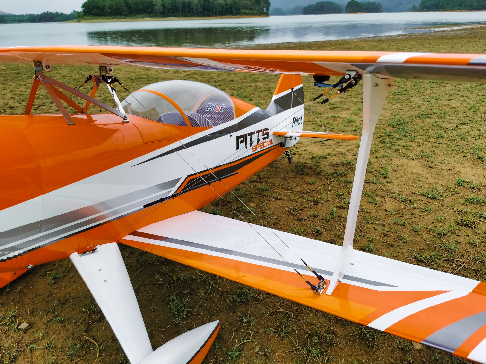 Pilot rc Pitts S2B 87" 01 orange/white