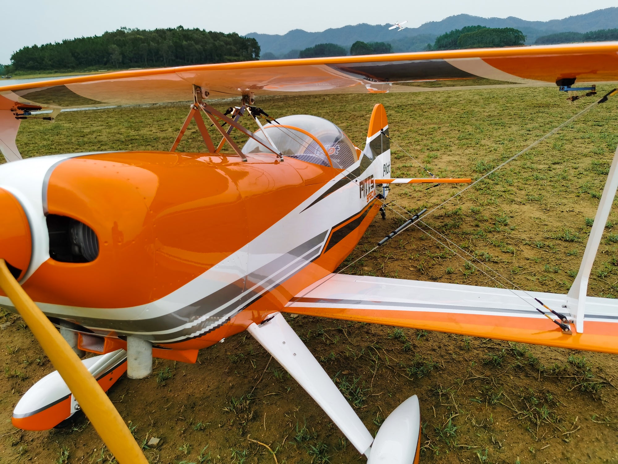 Pilot rc Pitts S2B 87" 01 orange/white