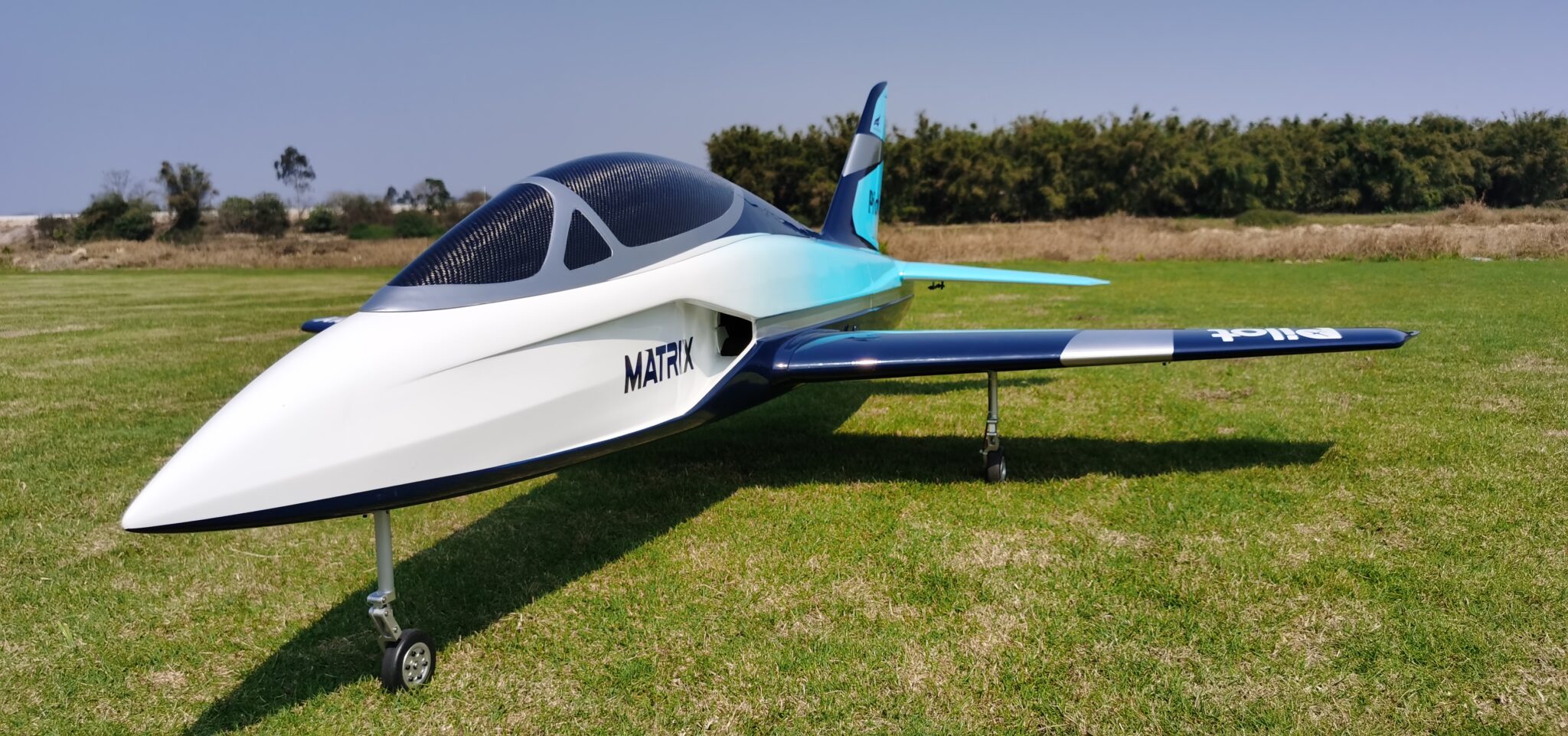 Pilot rc 2.2m Matrix incl retracts 01 white/blue