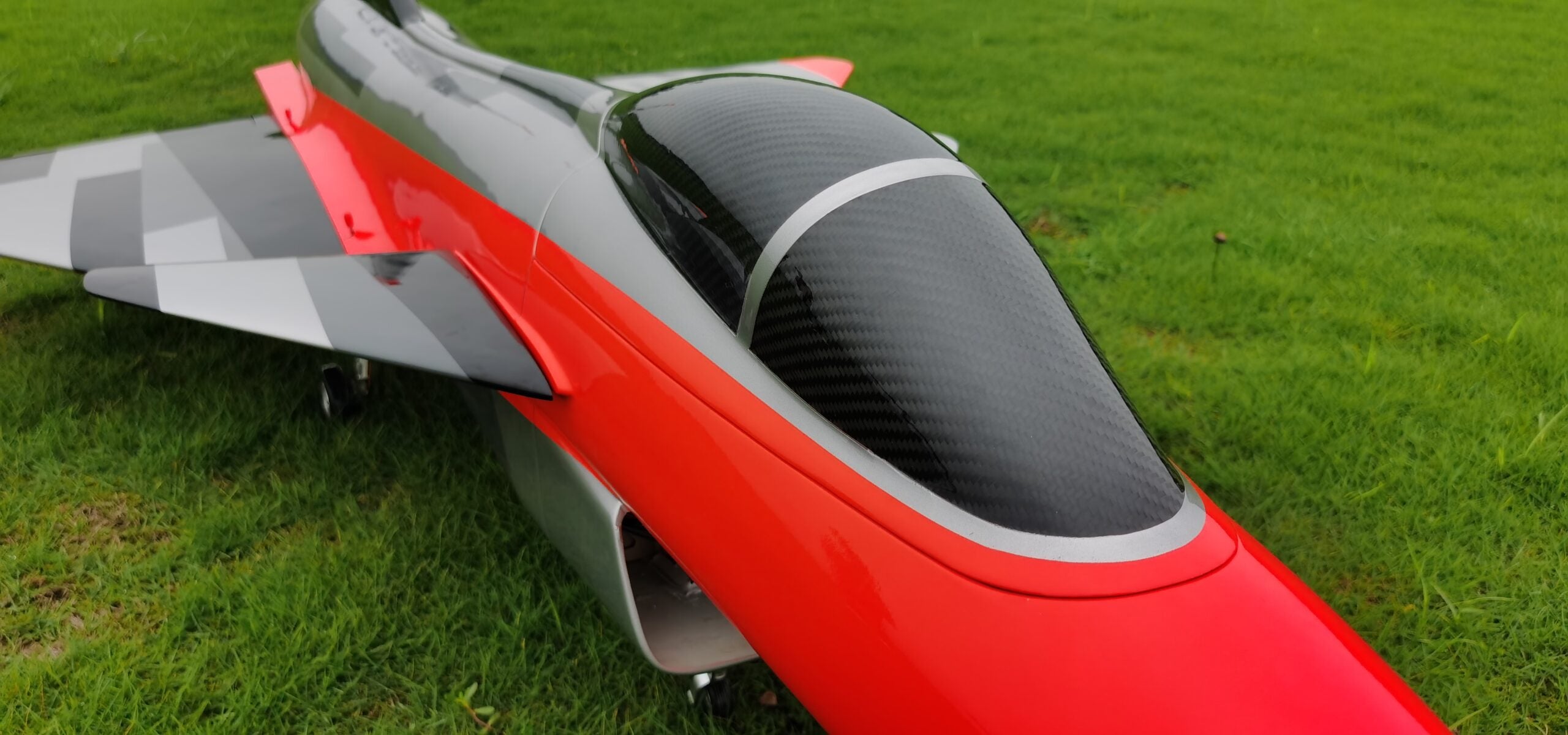 Pilot rc J10-B 2.2m Jet 06 retracts,air trap,tail pipe.