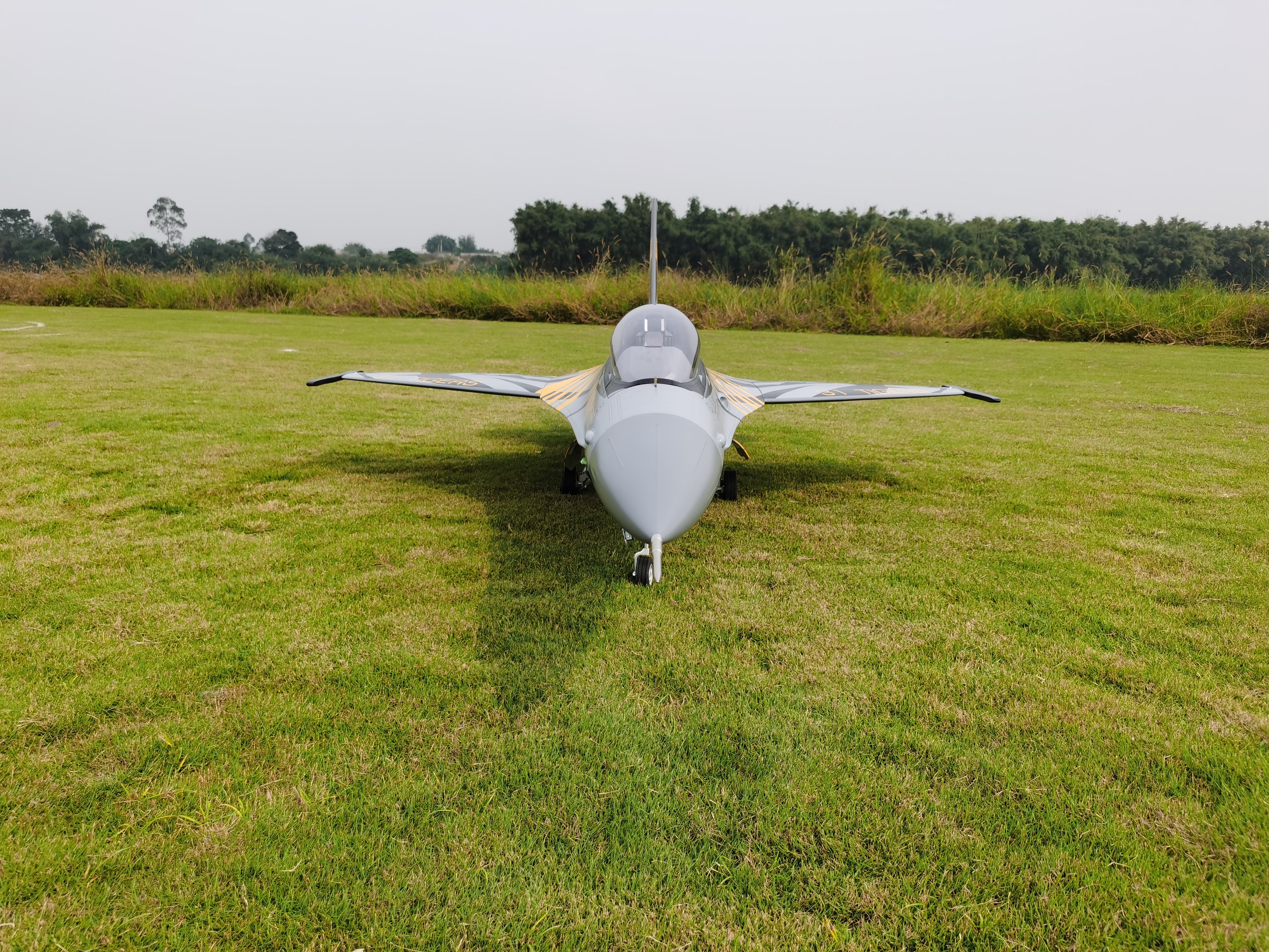 Pilot rc 1/5 F16 3.06m incl retracts X Tiger scheme