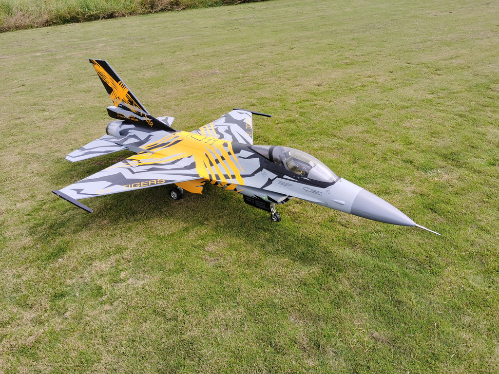 Pilot rc 1/5 F16 3.06m incl retracts X Tiger scheme