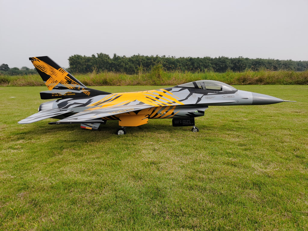 Pilot rc 1/5 F16 3.06m incl retracts X Tiger scheme