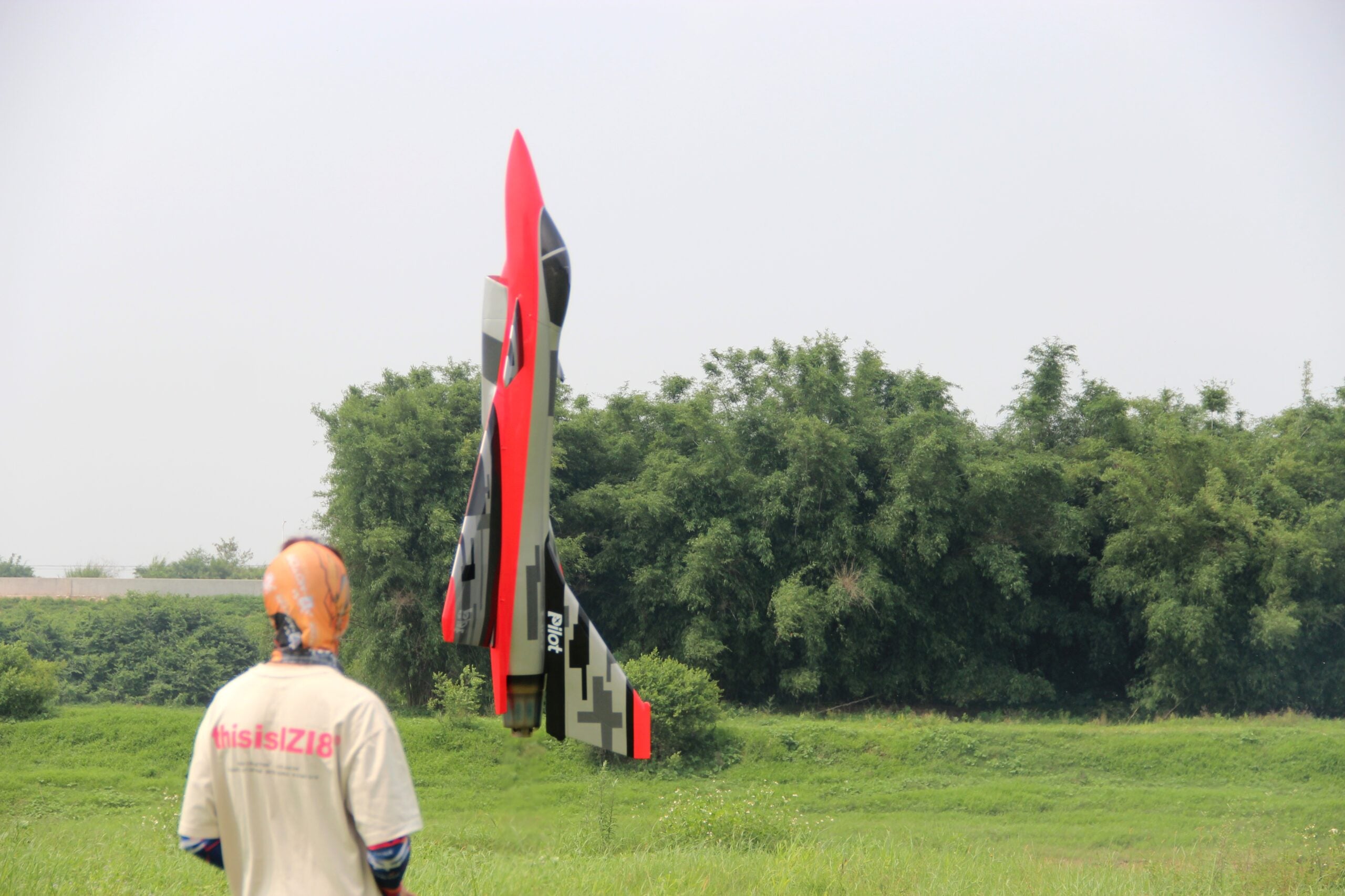 Pilot rc J10-B 2.2m Jet 06 retracts,air trap,tail pipe.