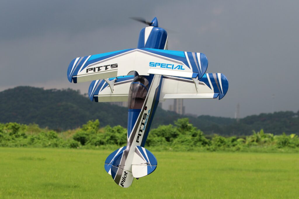 Pilot rc Pitts S2B 73" 02 blue/white