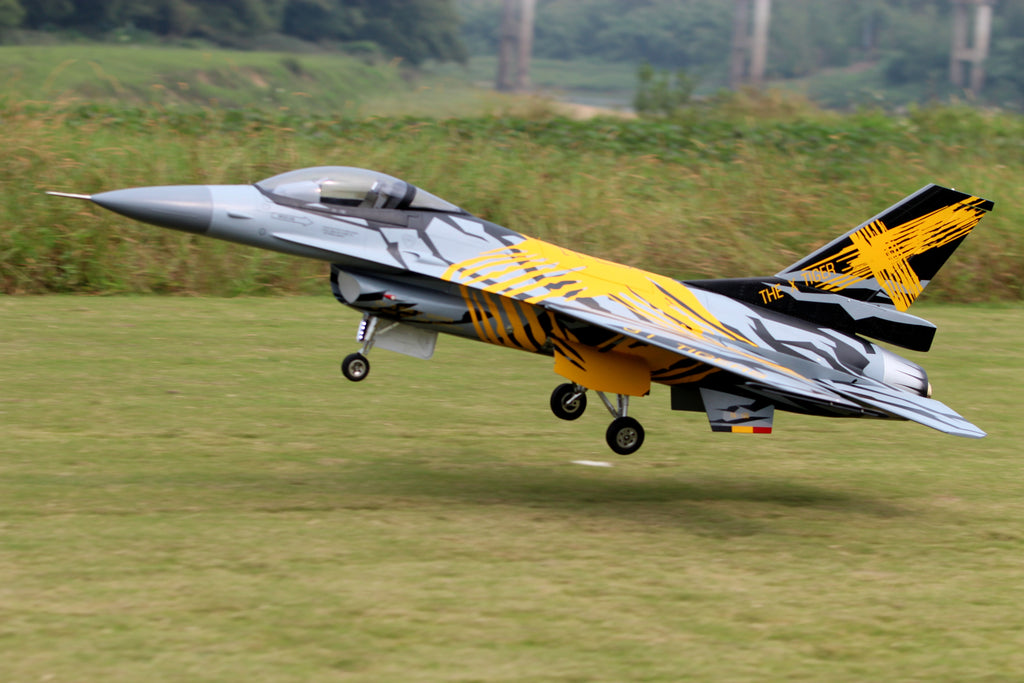 Pilot rc 1/5 F16 3.06m incl retracts X Tiger scheme