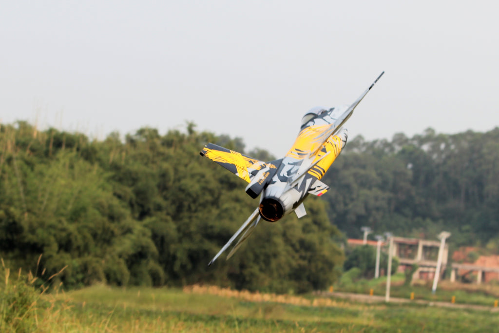 Pilot rc 1/5 F16 3.06m incl retracts X Tiger scheme