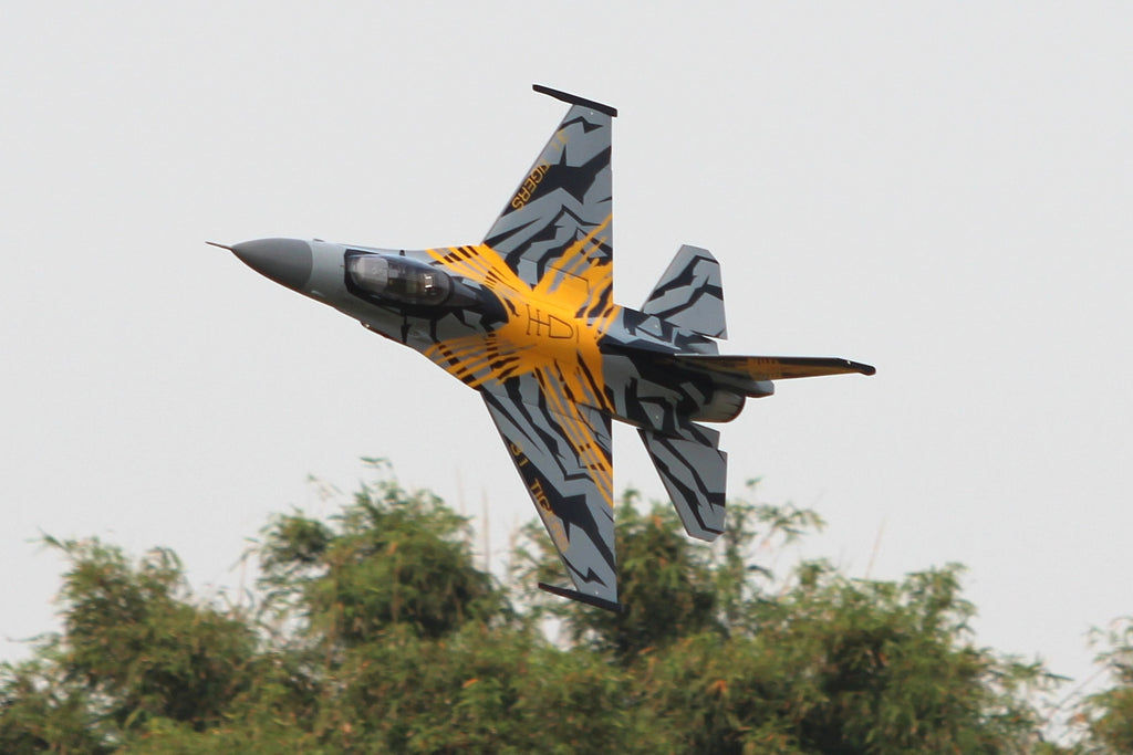 Pilot rc 1/5 F16 3.06m incl retracts X Tiger scheme