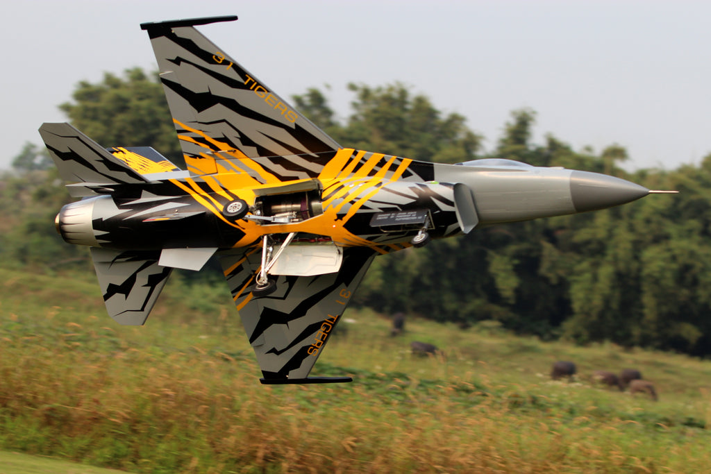 Pilot rc 1/5 F16 3.06m incl retracts X Tiger scheme