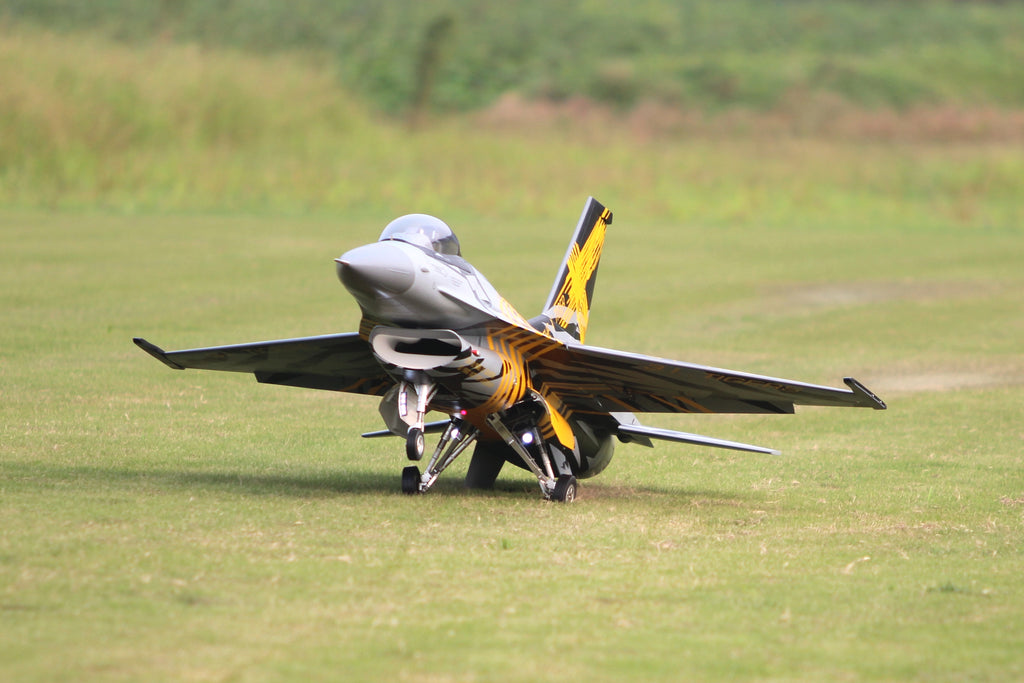 Pilot rc 1/5 F16 3.06m incl retracts X Tiger scheme
