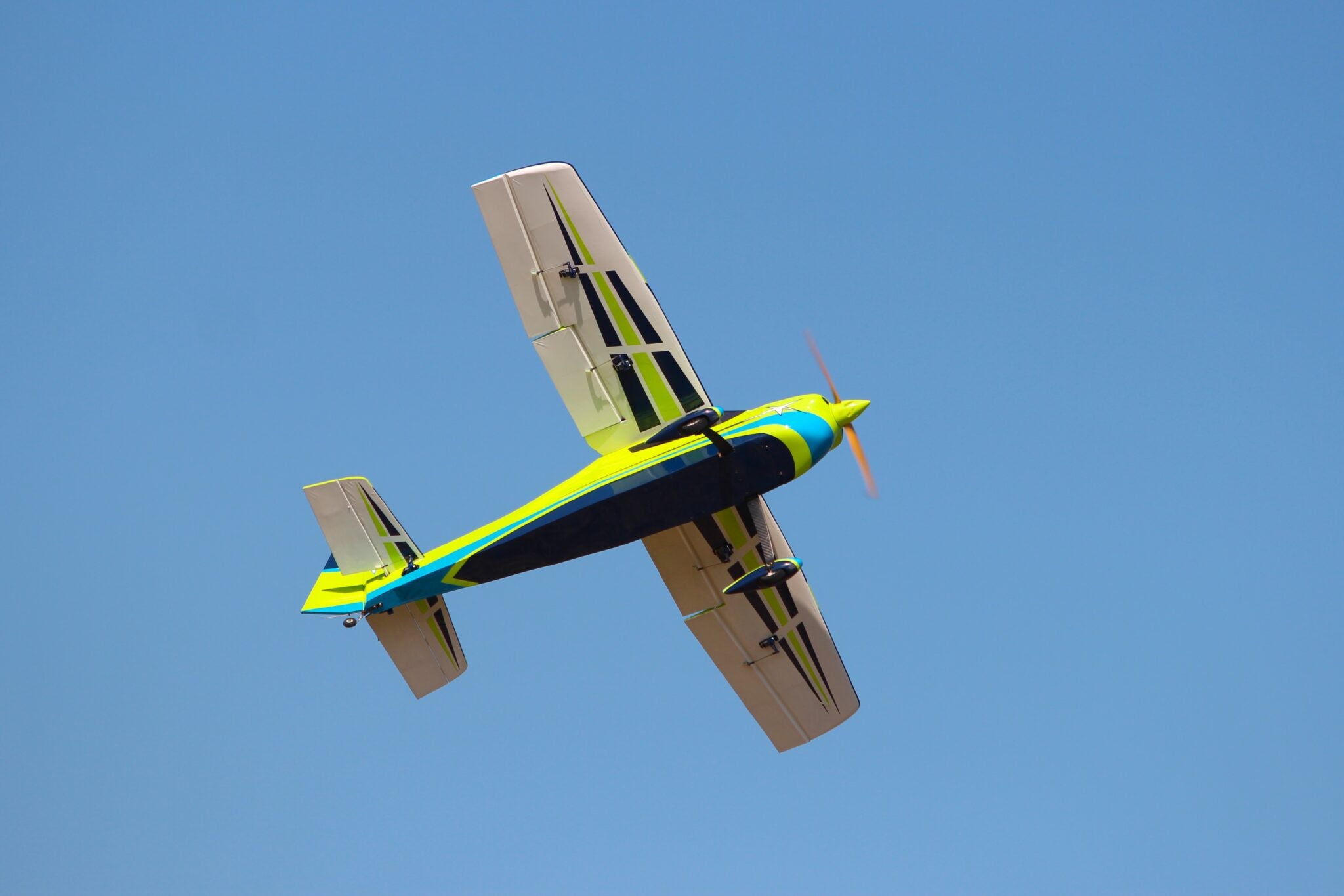 Pilot rc Skywolf V2 04 green/blue 67" 1.70m