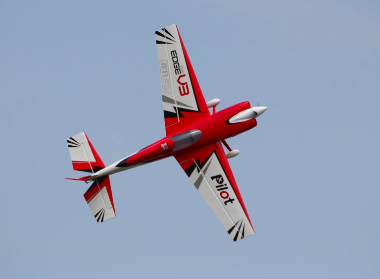 » Pilot rc Edge 540V3 01 red 85" 2.16m