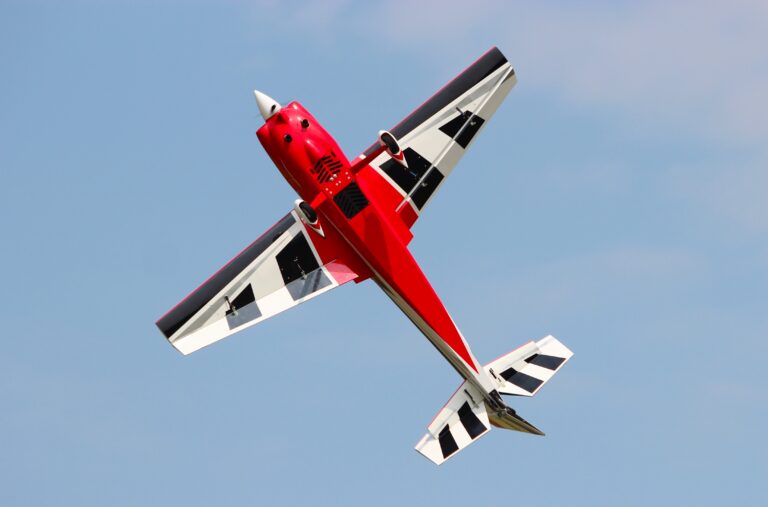 » Pilot rc Edge 540V3 01 red 85" 2.16m