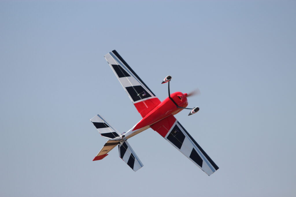 Pilot rc Edge 540V3 01 red 67" 1.70m