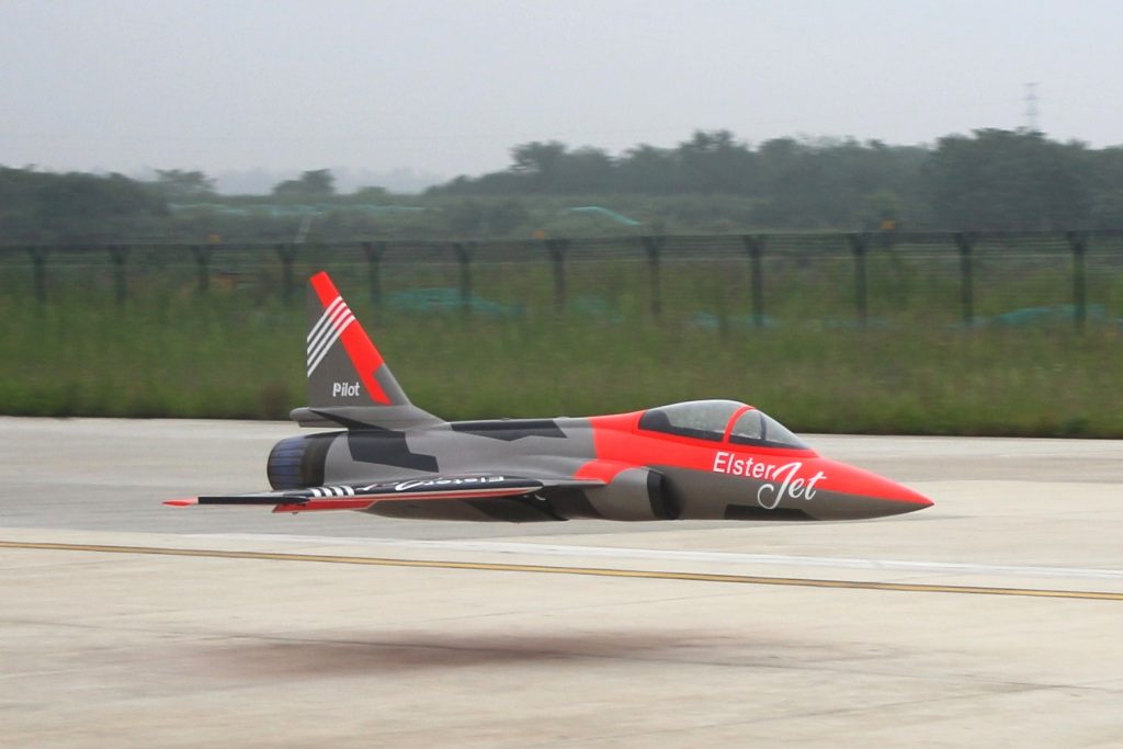 Pilot rc 2.2m FC1 3D 01 Fluorescent red retract version