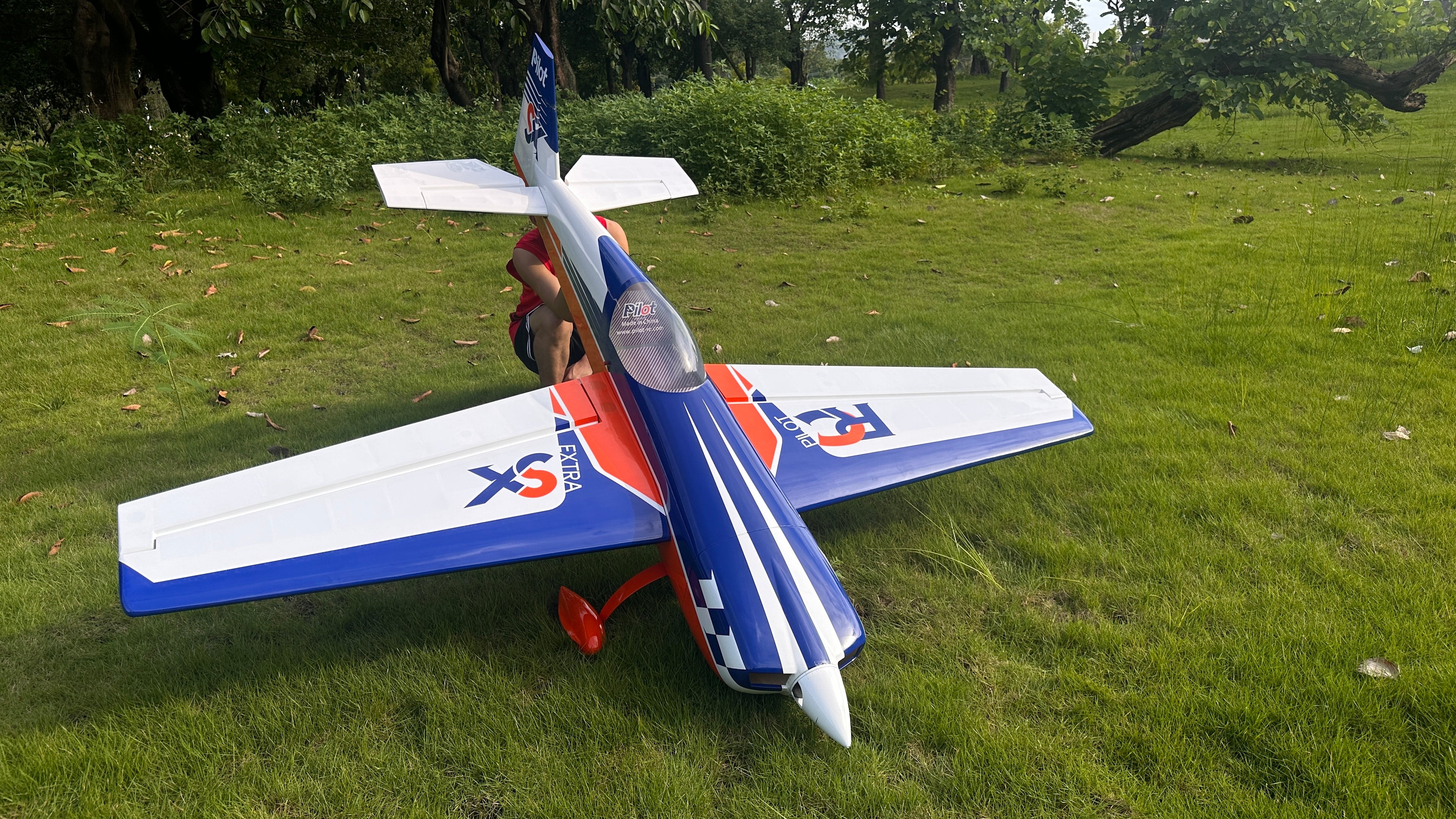Pilot rc Extra 330SX 02 orange /blue/white 103" 2.64m