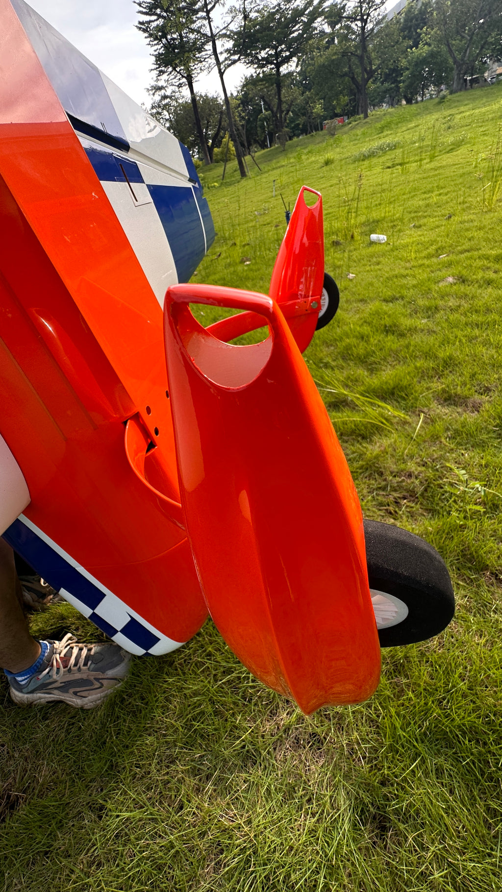 Pilot rc Extra 330SX 02 orange /blue/white 103" 2.64m