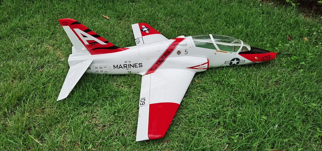 » Pilot rc Bae hawk 1.8m (70.9′′) 02 white retract version