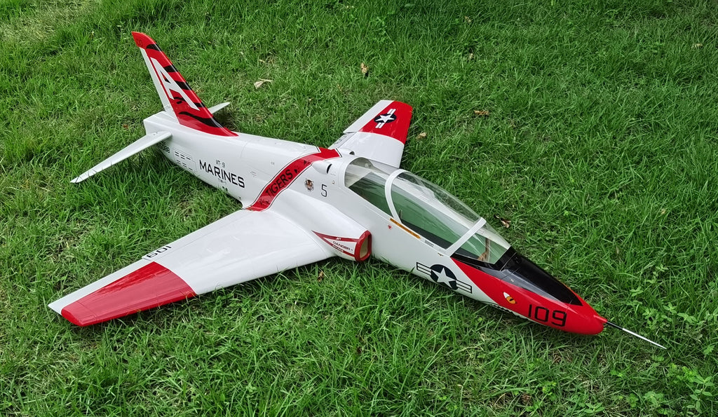 » Pilot rc Bae hawk 1.8m (70.9′′) 02 white retract version