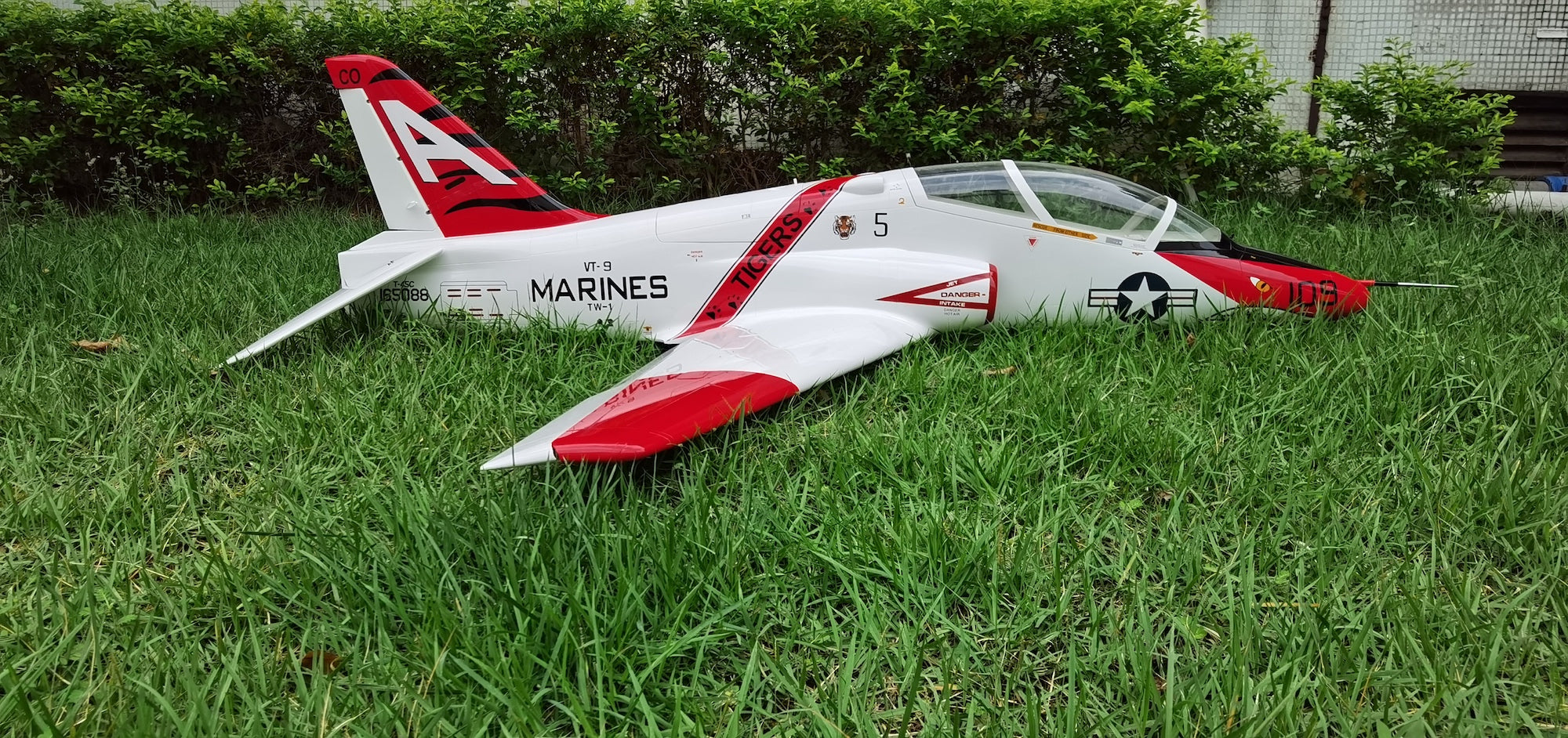 » Pilot rc Bae hawk 1.8m (70.9′′) 02 white retract version
