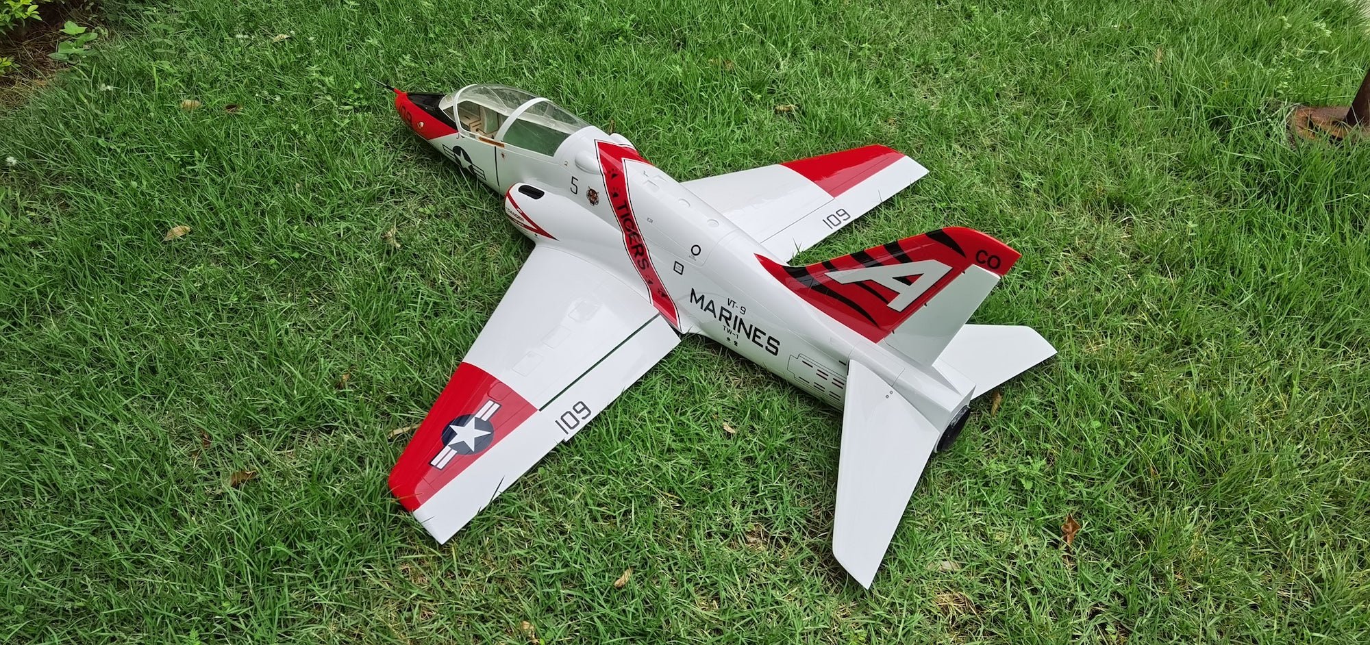 » Pilot rc Bae hawk 1.8m (70.9′′) 02 white retract version