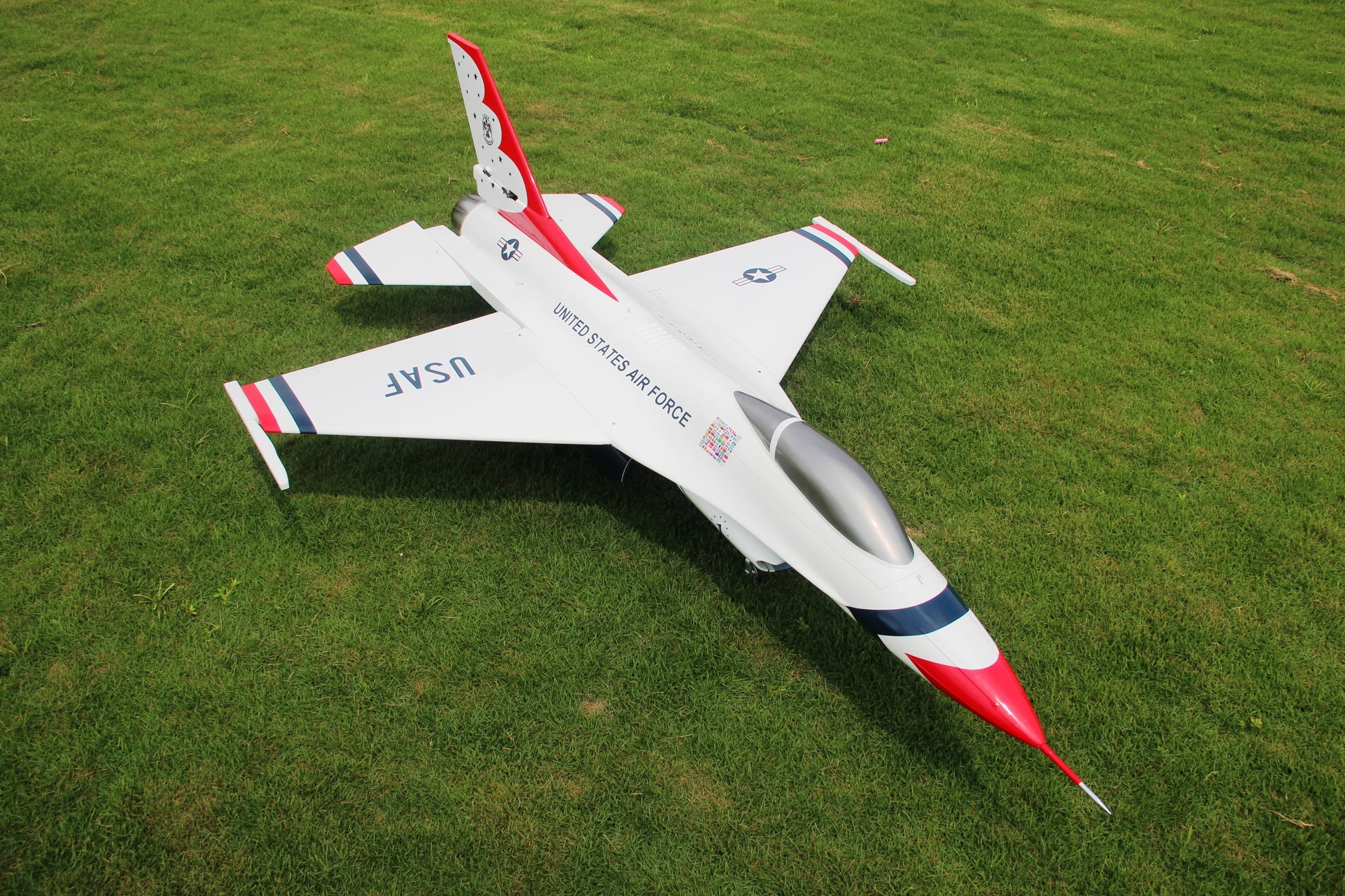 Pilot rc 1/5 F16 3.06m incl retracts 02