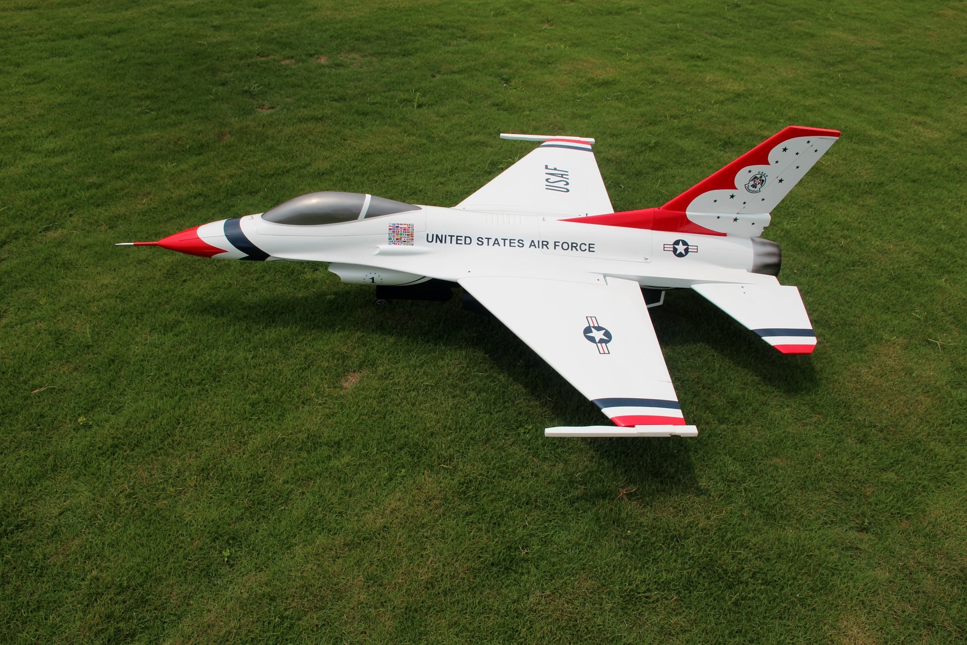 Pilot rc 1/5 F16 3.06m incl retracts 02