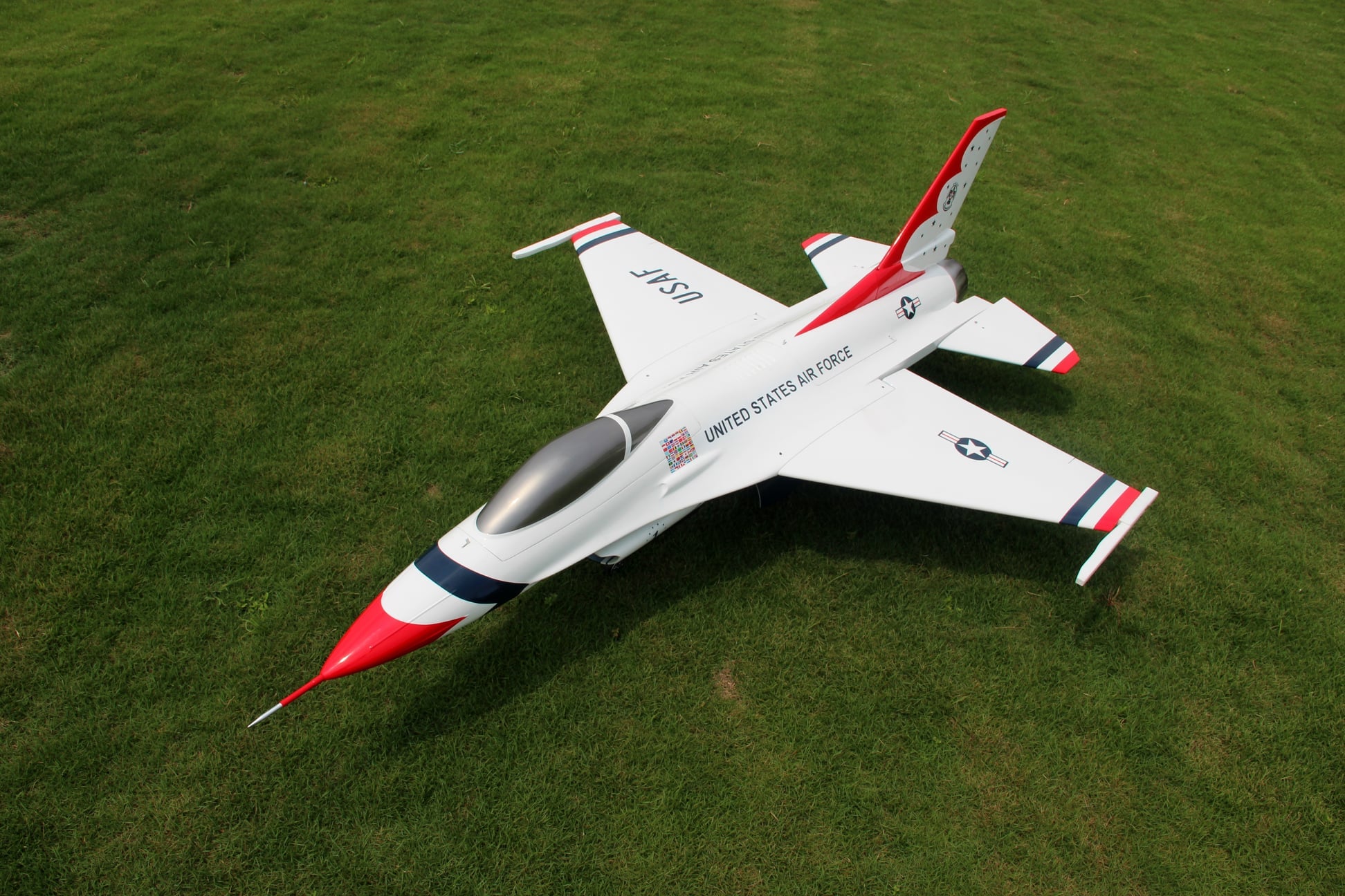 Pilot rc 1/5 F16 3.06m incl retracts 02