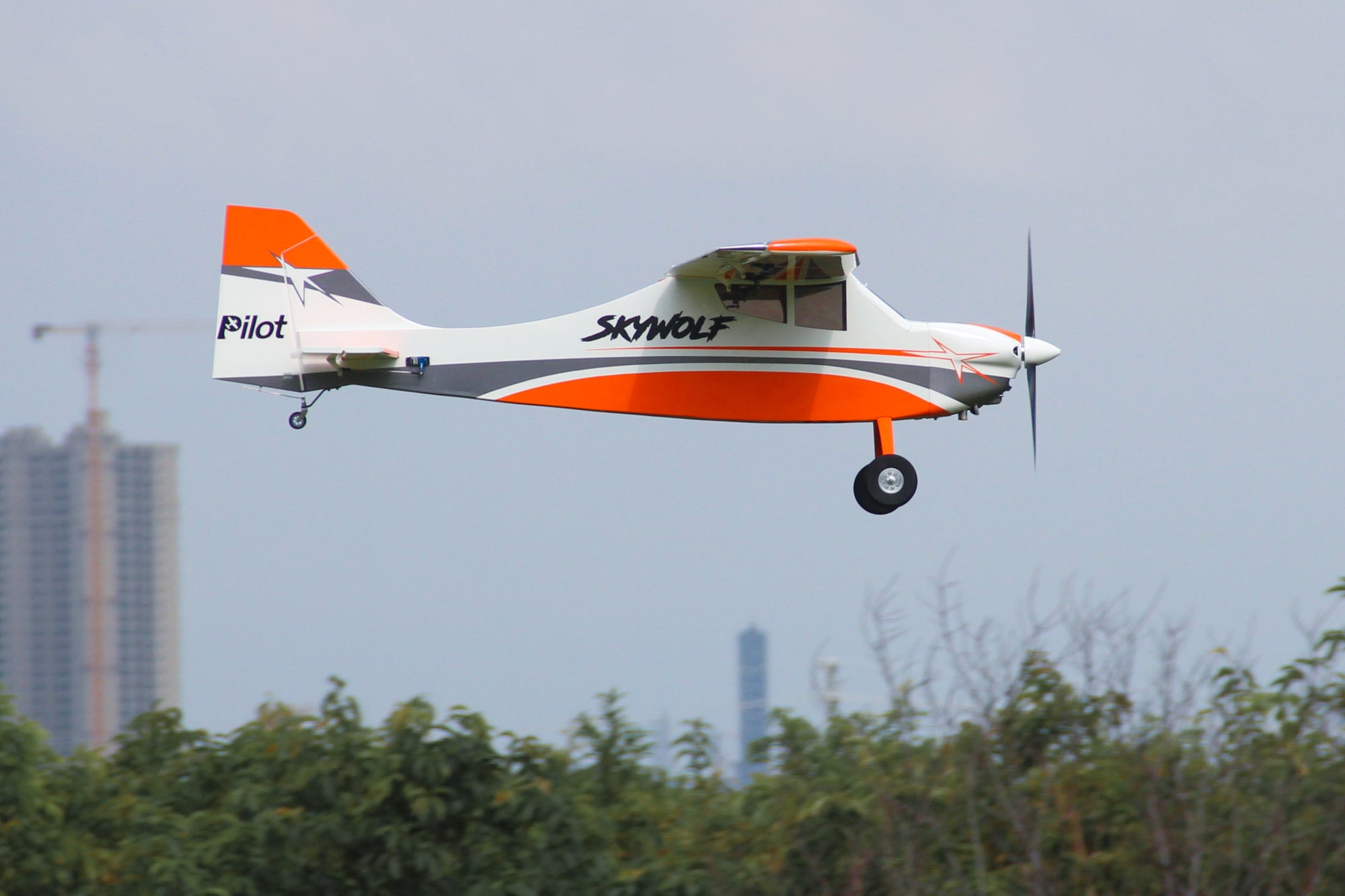 Pilot rc Skywolf V2 05 orange/white 73" 1.85m