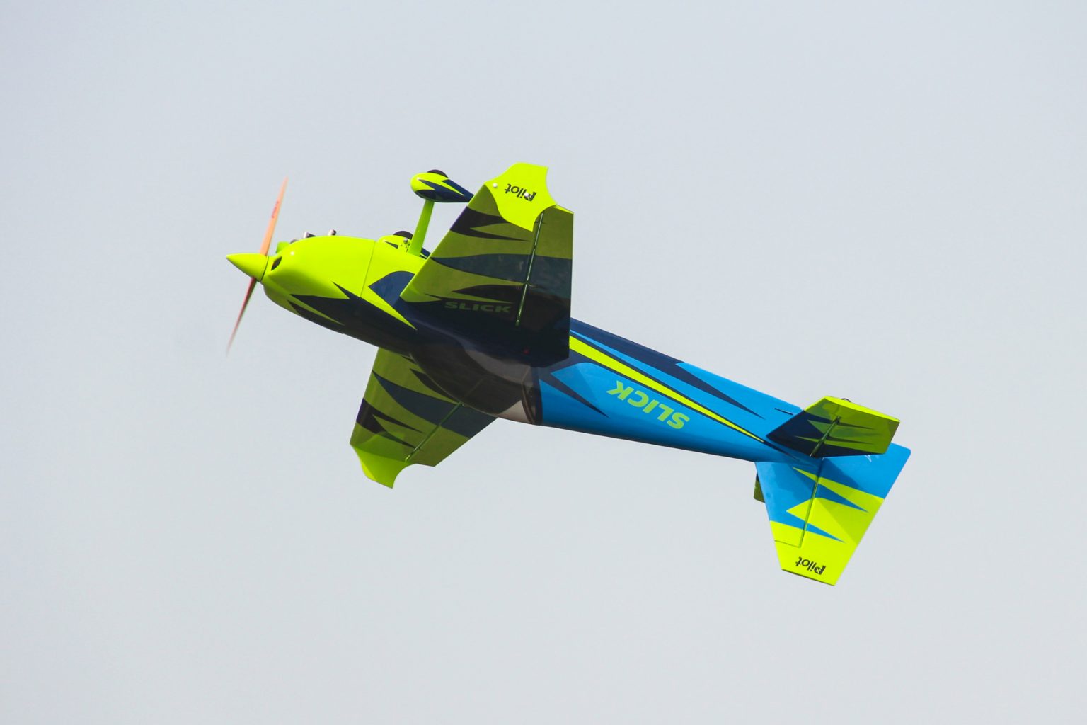 » Pilot rc Slick 360 74" 1.88M 02 green/blue