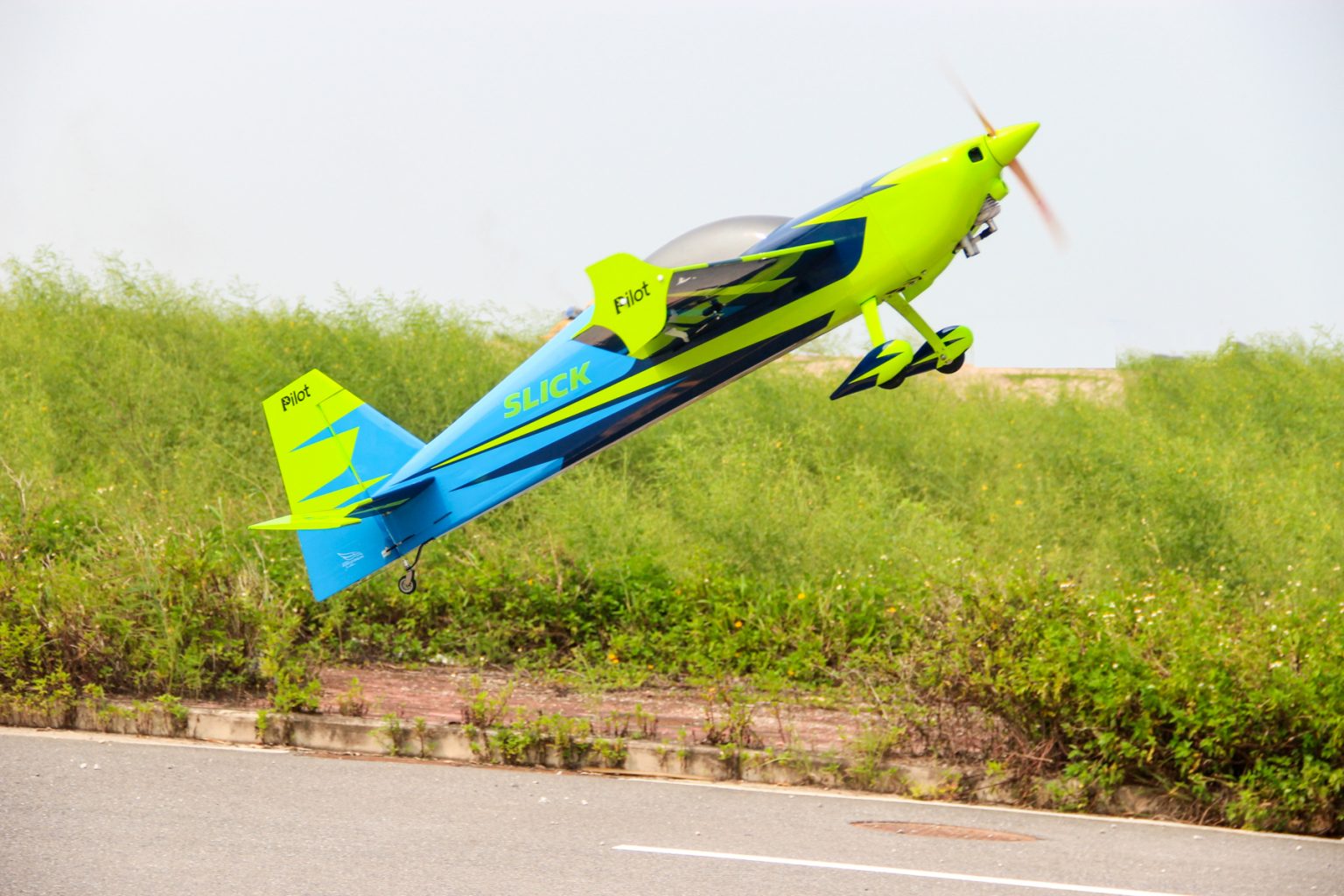 » Pilot rc Slick 360 74" 1.88M 02 green/blue