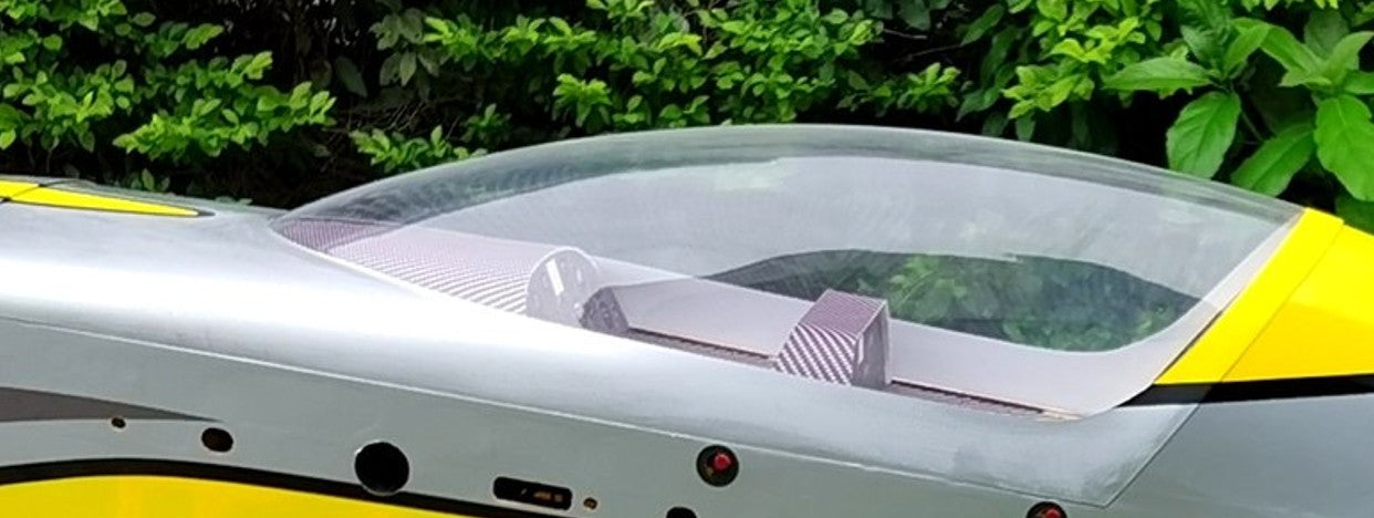 Canopy with hatch Pilot rc Extra NG 67” 06 silver/yellow