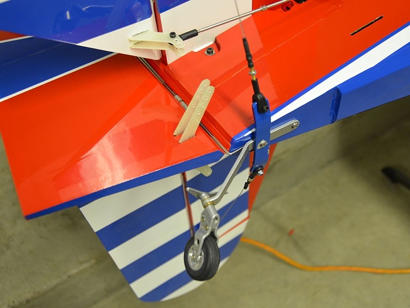» Pilot RC Decathlon 2.7m Red/White/Star